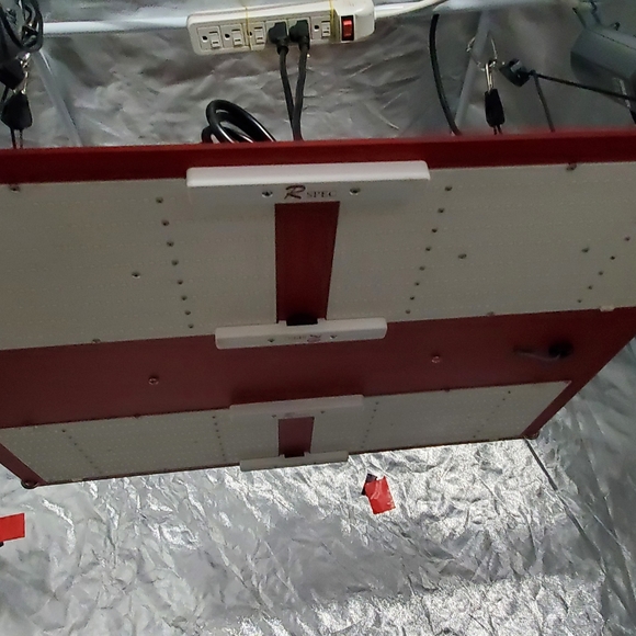 HLG 600 R spec led light - Picture 2 of 4